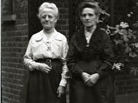 &copyTheCarterTribe.com 2013  Martha Tribe (née Stevens - right). On the left is likely to be one of her sisters, either Lucy Paine or Laura Green.   Scanned from 1/4 plate (4" x 3") glass negative