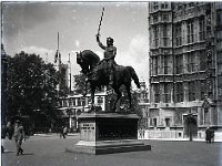 &copyTheCarterTribe.com 2013  London, Westminster, Richard I and Church of St Margaret   Scanned from 1/4 plate (4" x 3") glass negative
