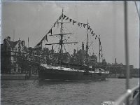 &copyTheCarterTribe.com 2013  Unknown Ship at Victoria Embarkment   Scanned from 1/4 plate (4" x 3") glass negative